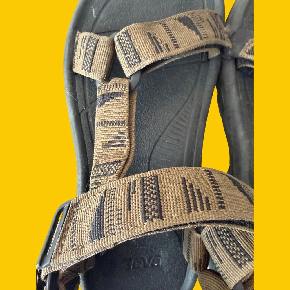 Teva Hurricane XLT2 Sport Sandals Mens 7 Womens 9 Olive Brown 1019234
